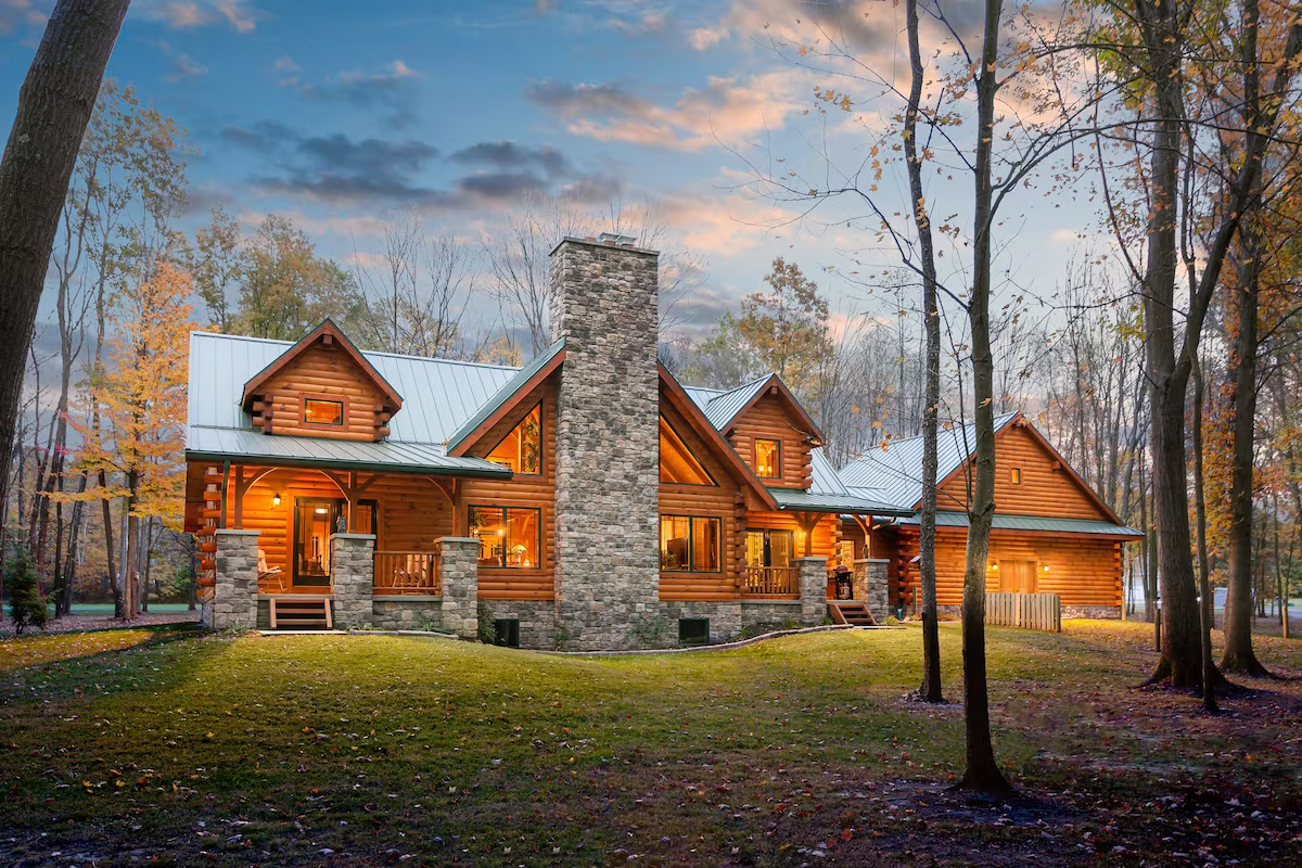 Grand Teton log home in Pennsylvania — exterior by Hochstetler Log Homes