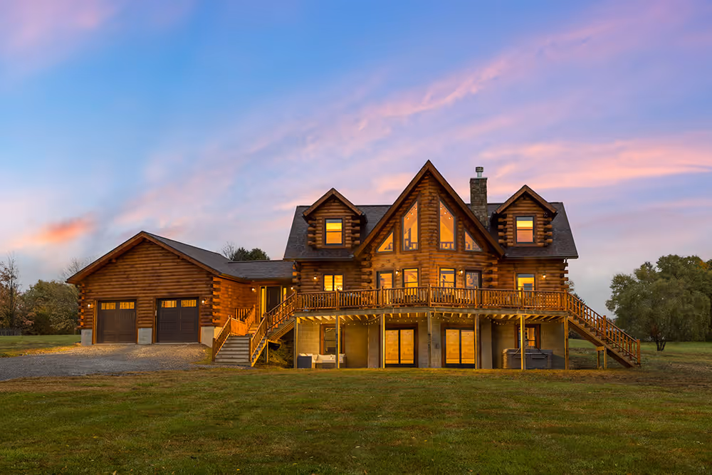Patak Log Home - Exterior Front Yard