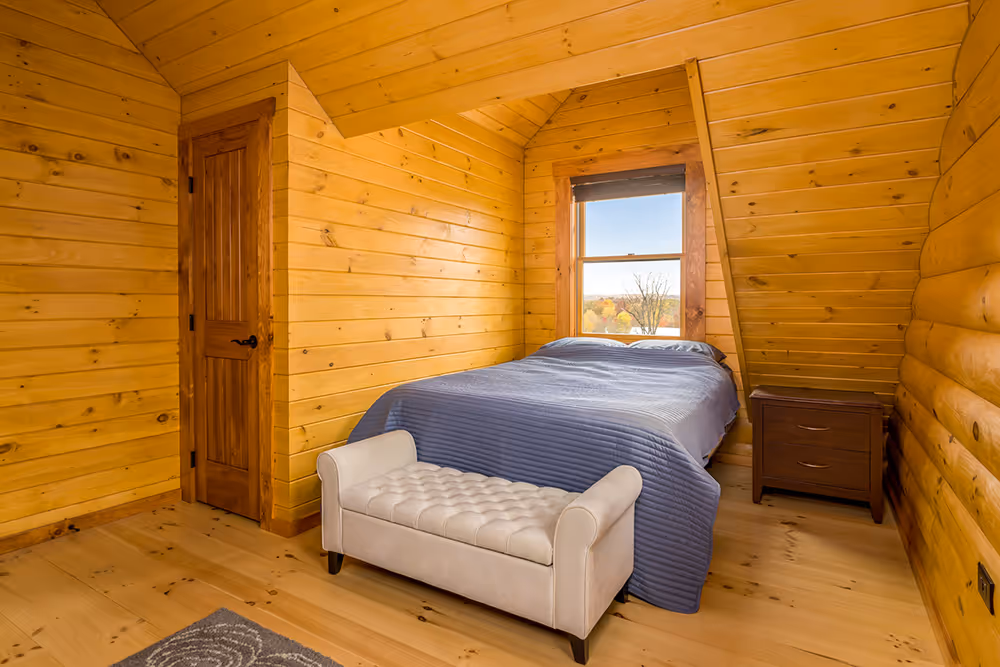 Patak Log Home - Bedroom