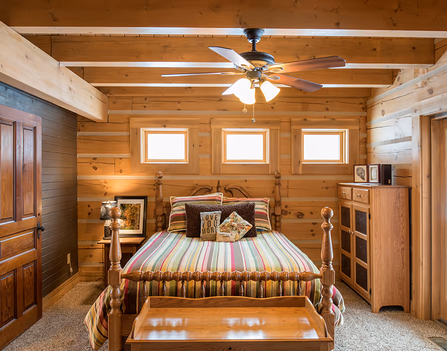 Conaway Log Home - Bedroom