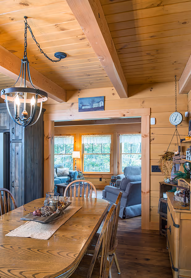 Stoker Log Home - Kitchen and Bar