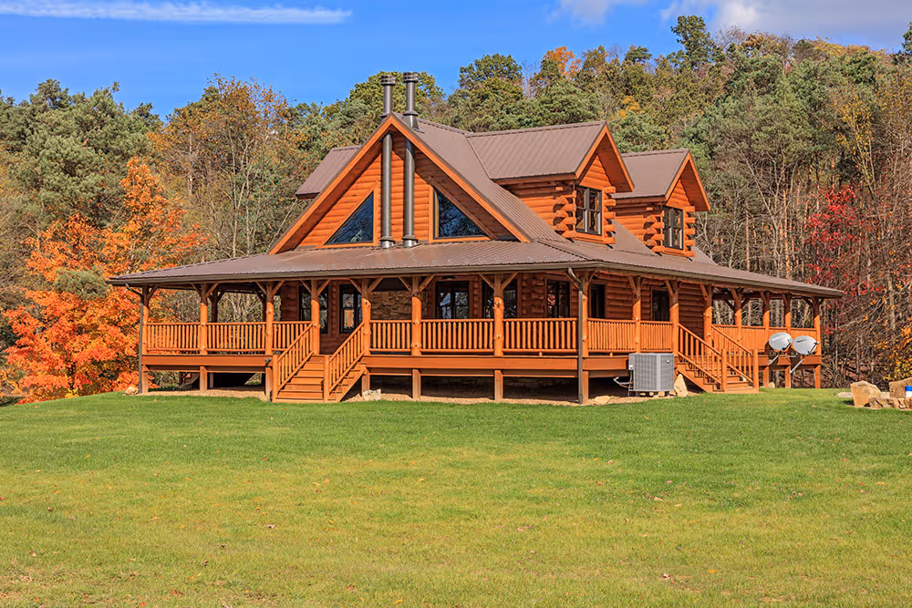 Nero Log Home - Back Yard