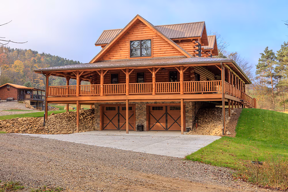 Nero Log Home - Exterior Parking