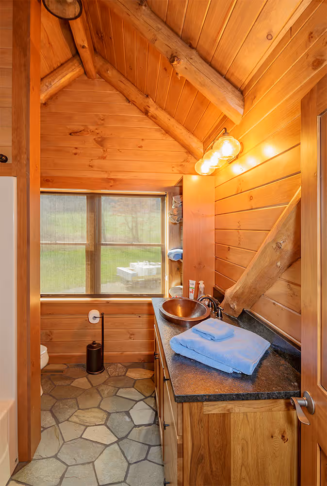 Nero Log Home - Bathroom
