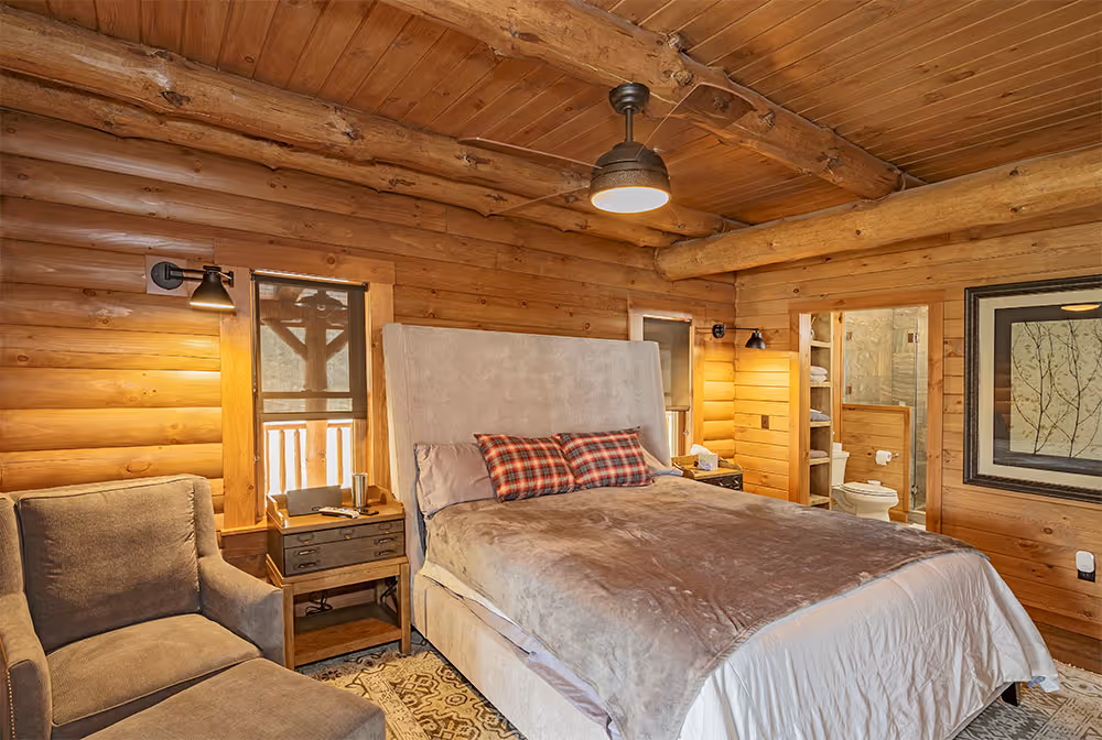 Nero Log Home - Bedroom 2