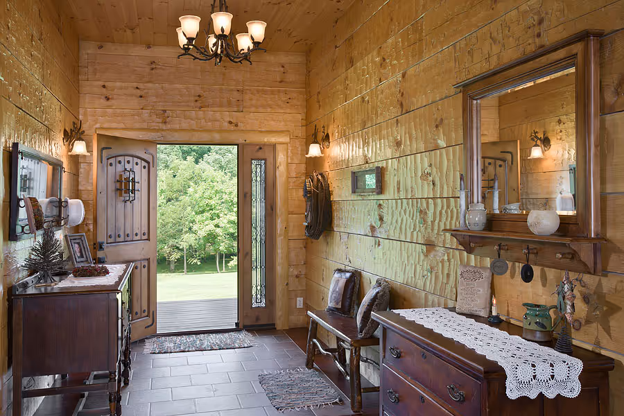 Conlin Fork Log Home - Hallway