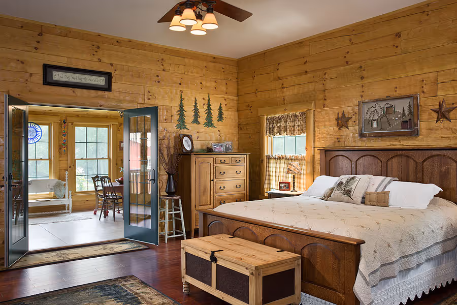 Conlin Fork Log Home - Bedroom