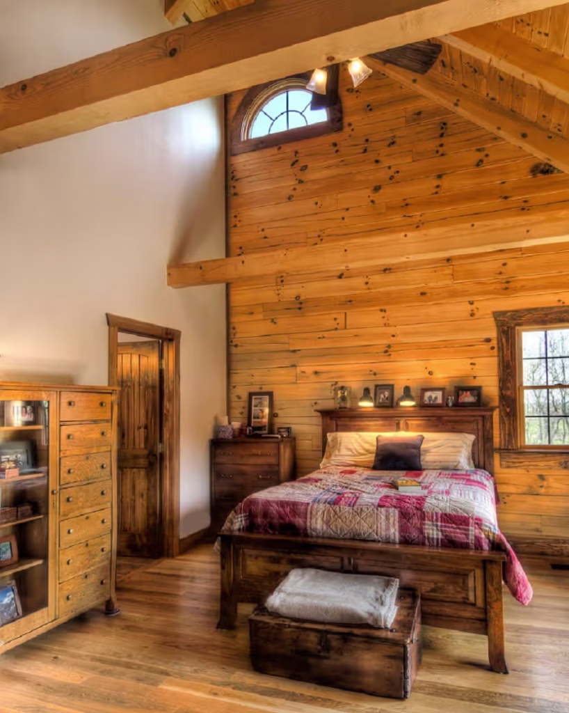 Mann Log Home - Bedroom