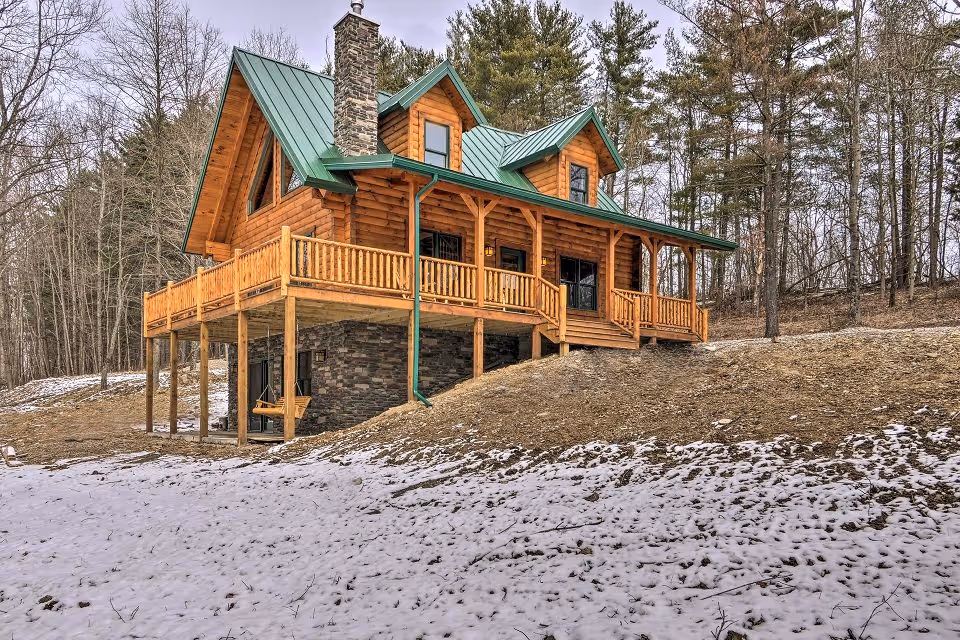 Wise Log Home - Exterior Yard