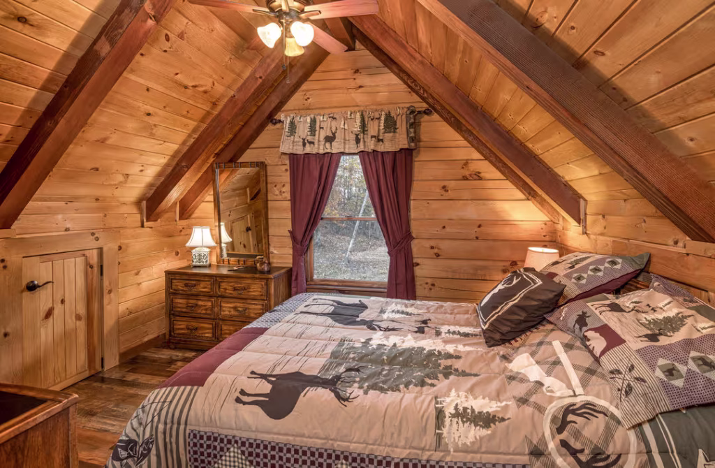 Covington Log Home - Bedroom
