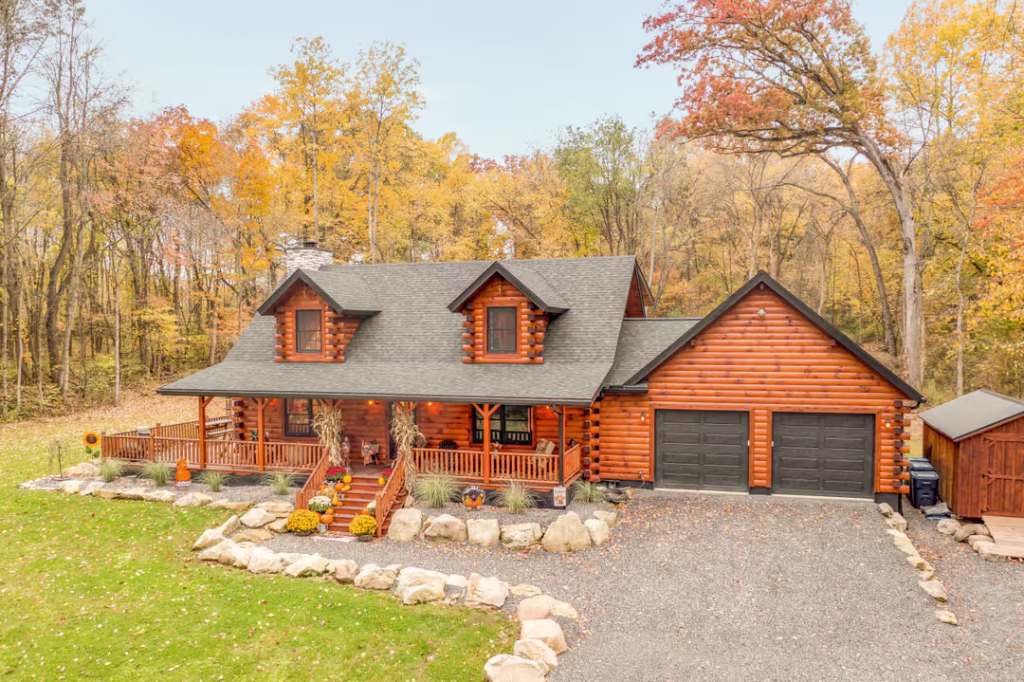 DeAngelo Log Home - Exterior Parking